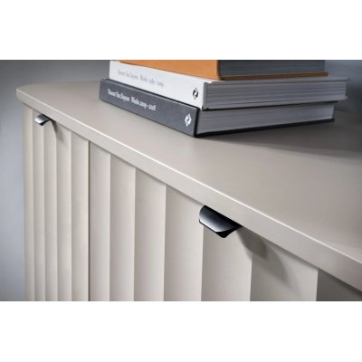 Komoda frezowana czterodrzwiowa pojemna nowoczesna