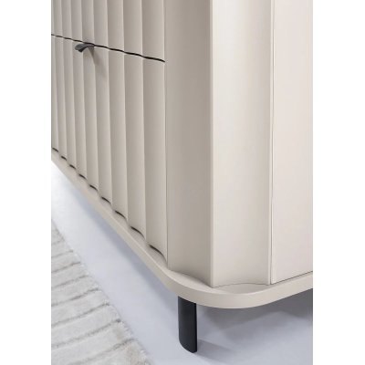 Komoda frezowana czterodrzwiowa pojemna nowoczesna